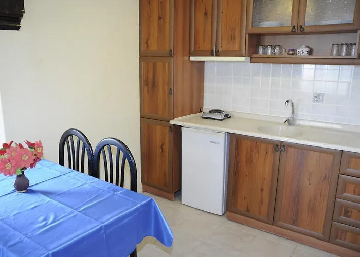 Myra Aparthotel 2*