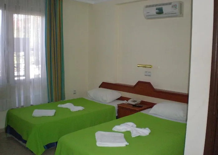Aparthotel Myra 2*