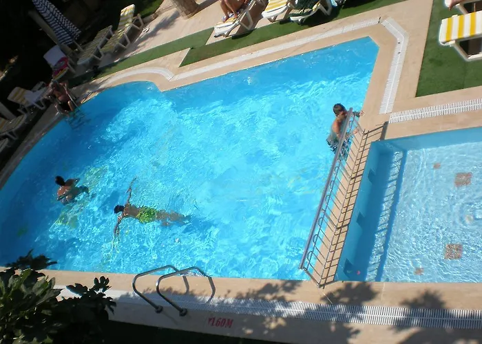 Myra Aparthotel 2*