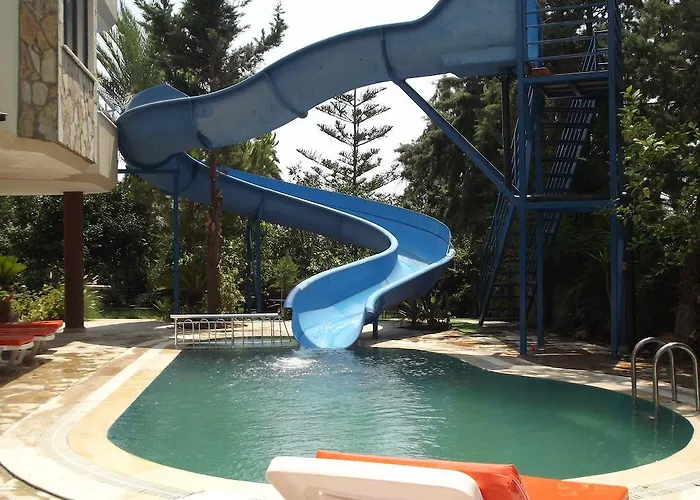 Aparthotel Myra 2*